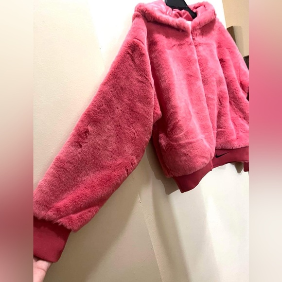 Nike Women’s Faux Fur Sportswear Pink Jacket - Picture 8 of 14
